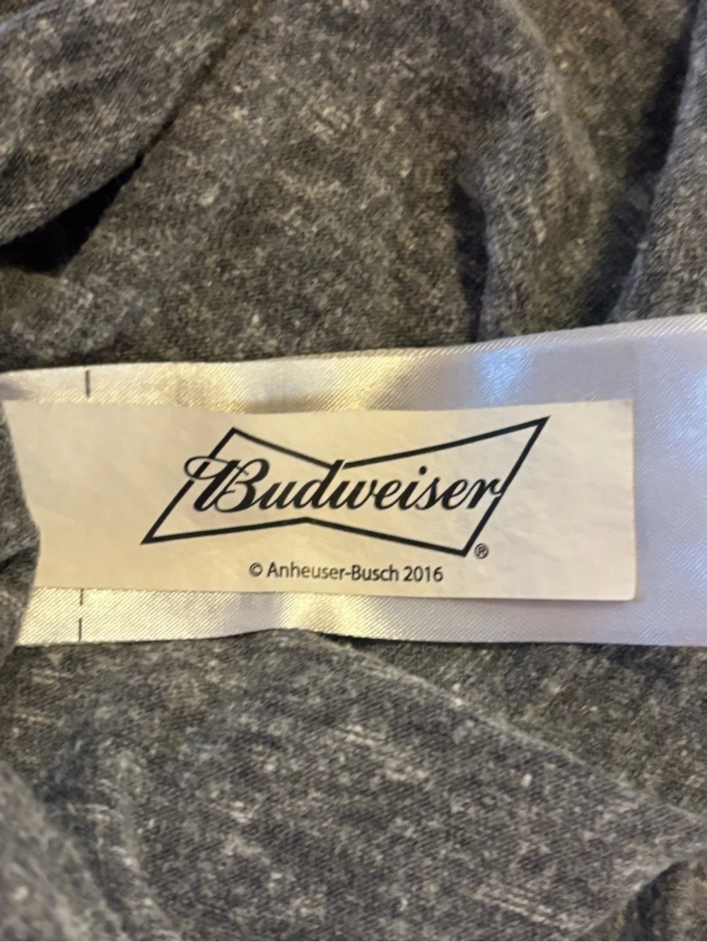Old Navy Gray Short Sleeve Graphic Budweiser Tee with Red and Blue Print, size S - Picture 6 of 7